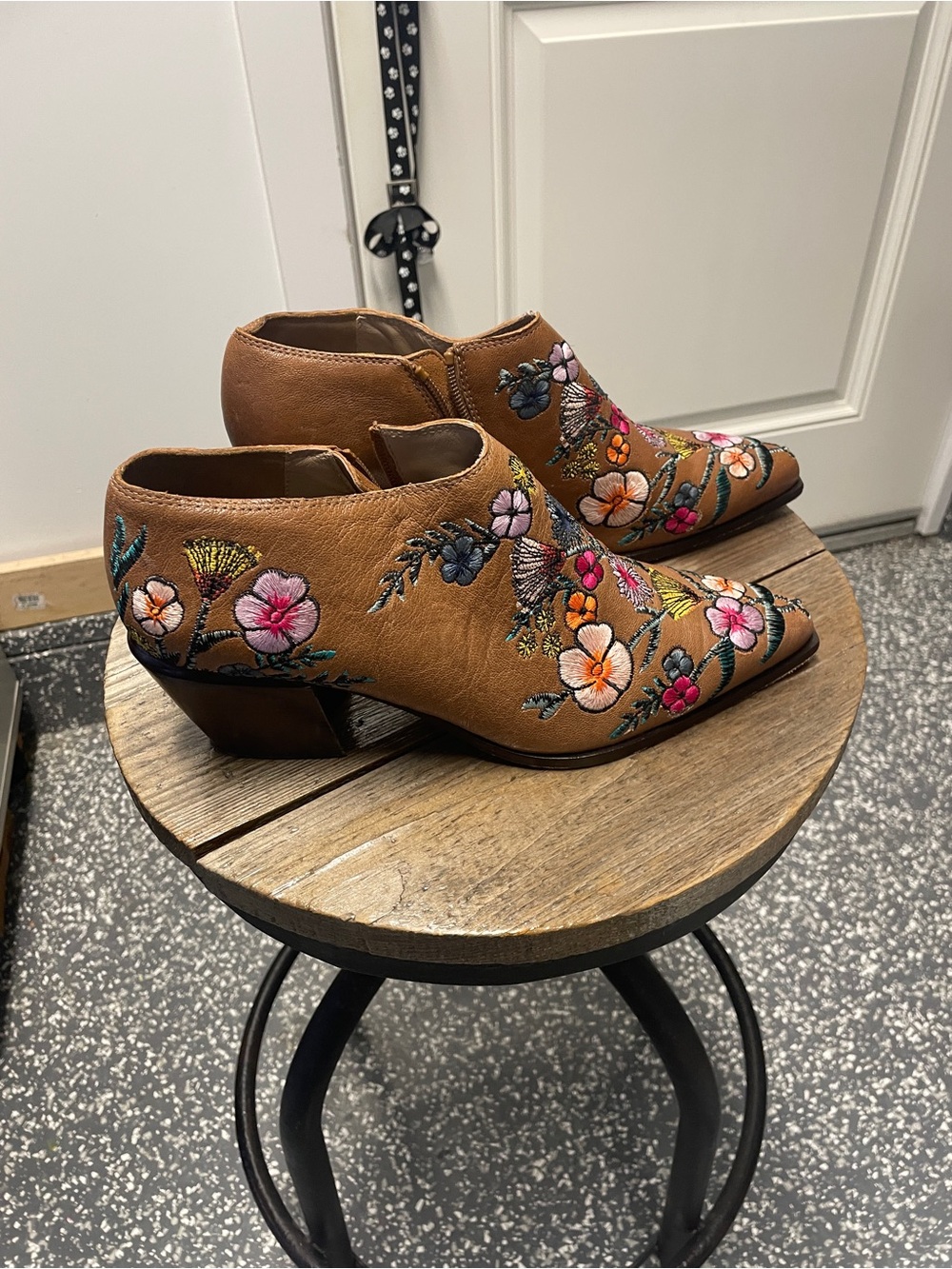Donald J. Pliner Brown Leather Floral-Embroidered Booties, 10 - Picture 2 of 6